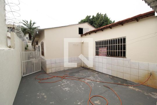 Quintal de casa para alugar com 7 quartos, 350m² em Brasil, Uberlândia