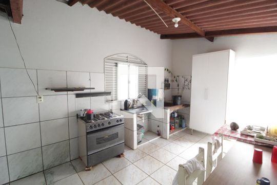 Cozinha de casa para alugar com 7 quartos, 350m² em Brasil, Uberlândia