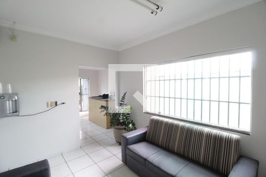 Sala de casa para alugar com 7 quartos, 350m² em Brasil, Uberlândia