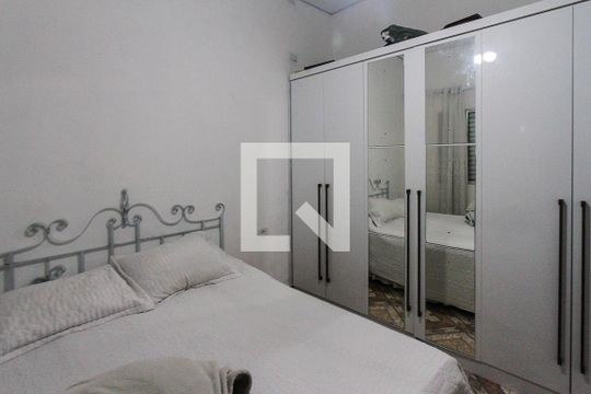 Casa à venda com 2 quartos, 187m² em Jardim Santa Adelia, São Paulo