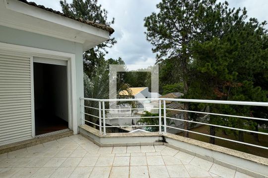 sacada da Suíte 2 de casa de condomínio para alugar com 5 quartos, 700m² em Residencial Zero (tambore), Santana de Parnaíba