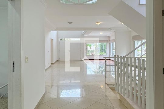 Hall de casa de condomínio para alugar com 5 quartos, 700m² em Residencial Zero (tambore), Santana de Parnaíba