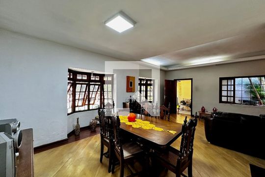 Sala  de casa à venda com 4 quartos, 290m² em Campo Belo, São Paulo