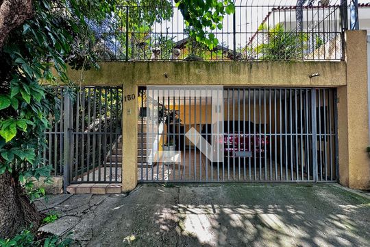 Fachada de casa à venda com 4 quartos, 290m² em Campo Belo, São Paulo
