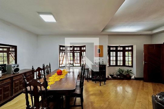 Sala  de casa à venda com 4 quartos, 290m² em Campo Belo, São Paulo