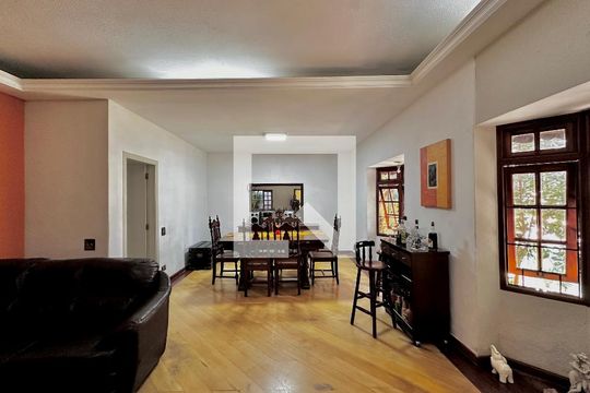 Sala  de casa à venda com 4 quartos, 290m² em Campo Belo, São Paulo
