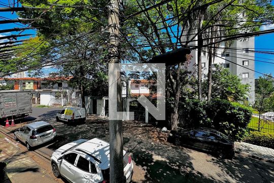 Vista de casa à venda com 4 quartos, 290m² em Campo Belo, São Paulo