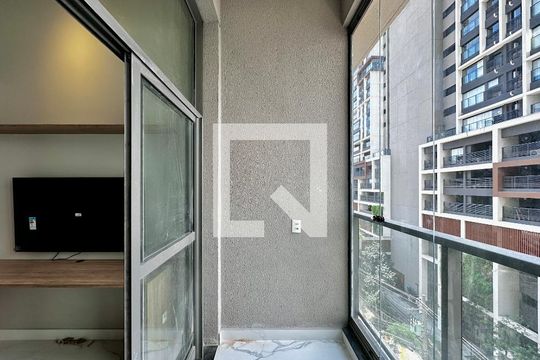 Sacada de kitnet/studio à venda com 0 quarto, 26m² em Jardim das Acacias, São Paulo