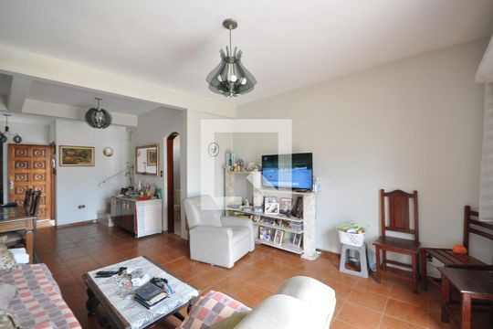 Casa à venda com 3 quartos, 180m² em Vila Mazzei, São Paulo