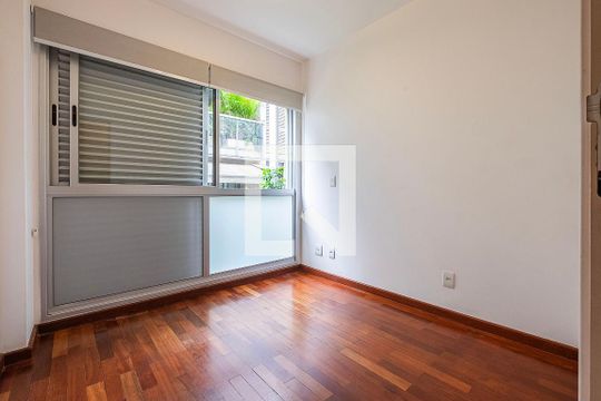 Quarto de apartamento para alugar com 2 quartos, 56m² em Vila Madalena, São Paulo