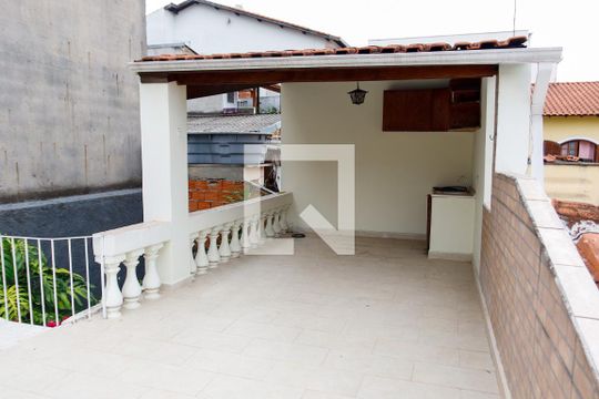 Área comum de casa à venda com 3 quartos, 200m² em Umuarama, Osasco