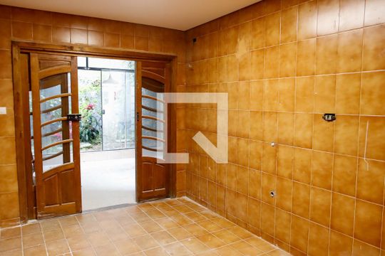 Cozinha de casa à venda com 3 quartos, 200m² em Umuarama, Osasco