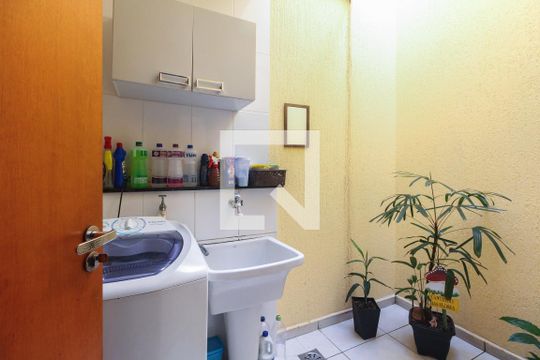 Área de Serviço  de casa de condomínio à venda com 3 quartos, 125m² em Vila Esperança, São Paulo