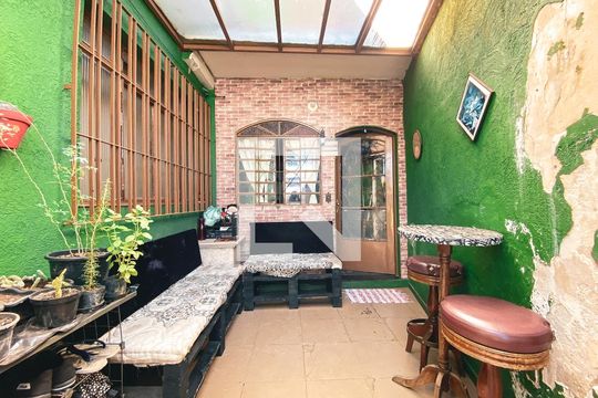 Área Externa de casa à venda com 6 quartos, 200m² em Vila Pirajussara, São Paulo