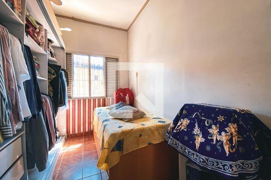 Quarto 1 de casa à venda com 6 quartos, 200m² em Vila Pirajussara, São Paulo