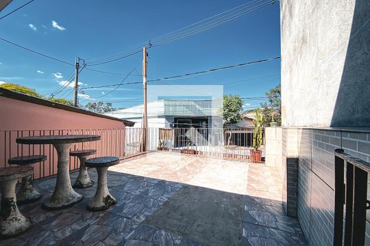 Área Externa de casa à venda com 6 quartos, 200m² em Vila Pirajussara, São Paulo