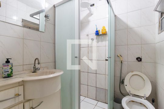 Banheiro  de apartamento à venda com 2 quartos, 51m² em Brás, São Paulo