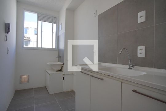 Cozinha de apartamento à venda com 2 quartos, 58m² em Sarandi, Porto Alegre