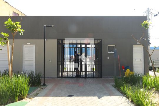 Fachada de apartamento para alugar com 2 quartos, 45m² em Vila Norma, São Paulo