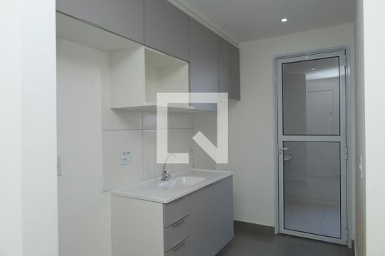Cozinha de apartamento para alugar com 2 quartos, 45m² em Vila Norma, São Paulo