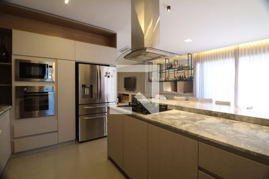 Cozinha de casa de condomínio à venda com 4 quartos, 232m² em Fátima, Canoas