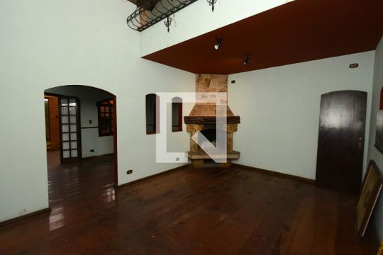 Casa para alugar com 5 quartos, 600m² em Capela do Socorro, São Paulo