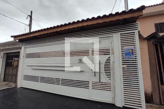Fachada de casa à venda com 3 quartos, 178m² em Vila Curuçá, Santo André