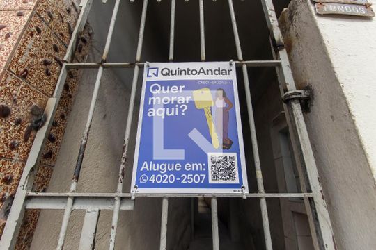 Fachada + Placa de casa para alugar com 1 quarto, 90m² em Cidade Nitro Operária, São Paulo