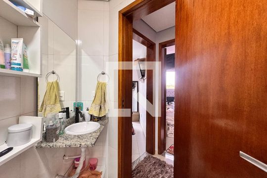 Banheiro de apartamento à venda com 2 quartos, 153m² em Vila Marina, Santo André