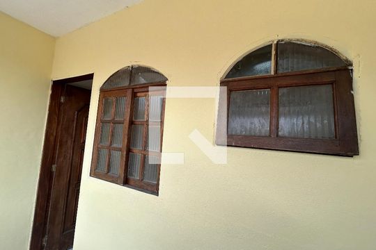 Fachada de kitnet/studio para alugar com 1 quarto, 24m² em Vila Valqueire, Rio de Janeiro