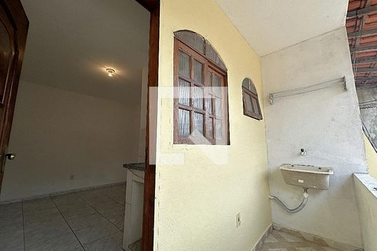 Área de Serviço/Varanda de kitnet/studio para alugar com 1 quarto, 24m² em Vila Valqueire, Rio de Janeiro