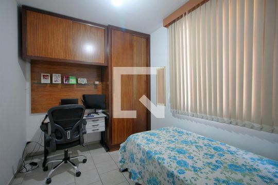 Quarto 2 de apartamento para alugar com 2 quartos, 63m² em Sagrada Família, Belo Horizonte