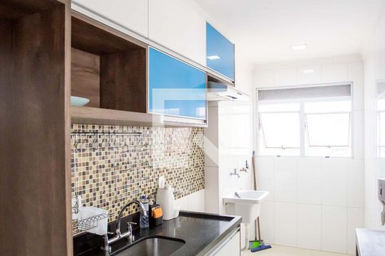 Cozinha de apartamento à venda com 2 quartos, 44m² em Canhema, Diadema