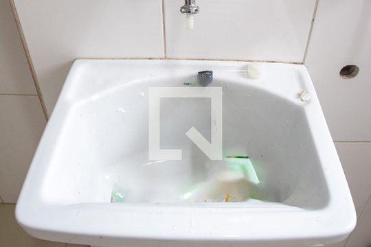 Área de Serviço de apartamento à venda com 2 quartos, 44m² em Canhema, Diadema