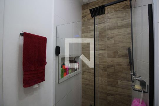 Banheiro Social de apartamento para alugar com 2 quartos, 45m² em Anil, Rio de Janeiro