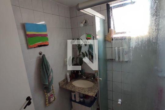 Banheiro de apartamento à venda com 2 quartos, 61m² em Vila Moinho Velho, São Paulo