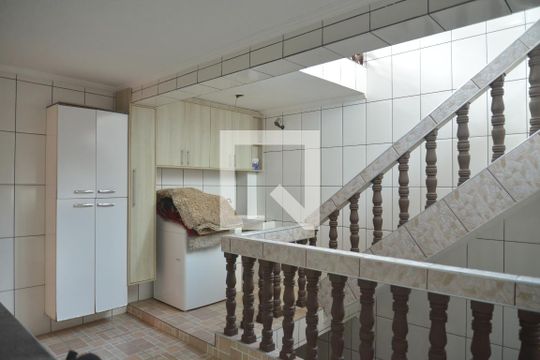 Área de Serviço de casa para alugar com 4 quartos, 240m² em Jardim Rina, Santo André