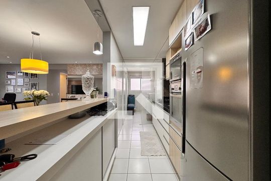 Cozinha de apartamento à venda com 3 quartos, 115m² em Vila Valparaíso, Santo André