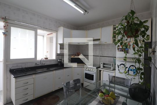 Cozinha de apartamento à venda com 3 quartos, 136m² em Centro, Canoas