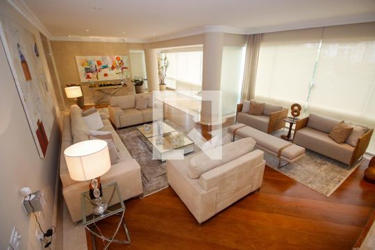 Apartamento para alugar com 4 quartos, 278m² em Jardim Fonte do Morumbi, São Paulo
