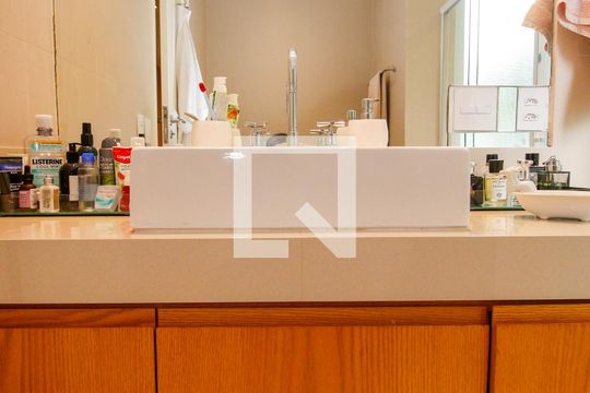 Banheiro da Suíte de apartamento para alugar com 4 quartos, 278m² em Jardim Fonte do Morumbi, São Paulo