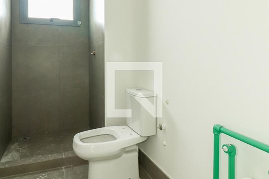 Banheiro da Suíte de apartamento à venda com 3 quartos, 98m² em Petrópolis, Porto Alegre