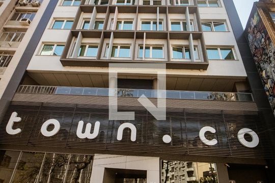 Fachada de kitnet/studio para alugar com 1 quarto, 23m² em Centro Histórico, Porto Alegre
