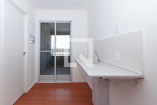 Cozinha de apartamento para alugar com 2 quartos, 72m² em Vila Ipojuca, São Paulo