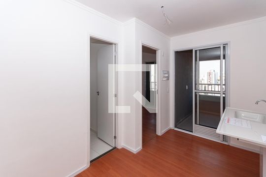 Apartamento para alugar com 2 quartos, 72m² em Vila Ipojuca, São Paulo