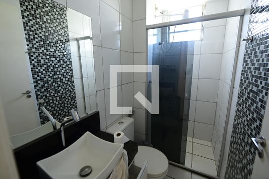 Banheiro de apartamento para alugar com 2 quartos, 52m² em Setor Goiânia 2, Goiânia