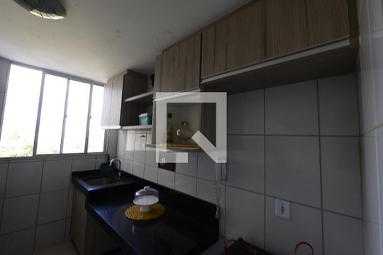 Cozinha  de apartamento para alugar com 2 quartos, 52m² em Setor Goiânia 2, Goiânia