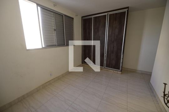 Quarto 2 de apartamento para alugar com 2 quartos, 52m² em Setor Goiânia 2, Goiânia