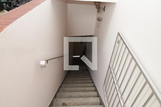 Escada de casa à venda com 2 quartos, 110m² em Tucuruvi, São Paulo