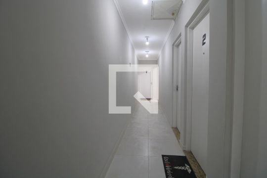 Corredor de apartamento para alugar com 1 quarto, 30m² em Vila Campo Grande, São Paulo
